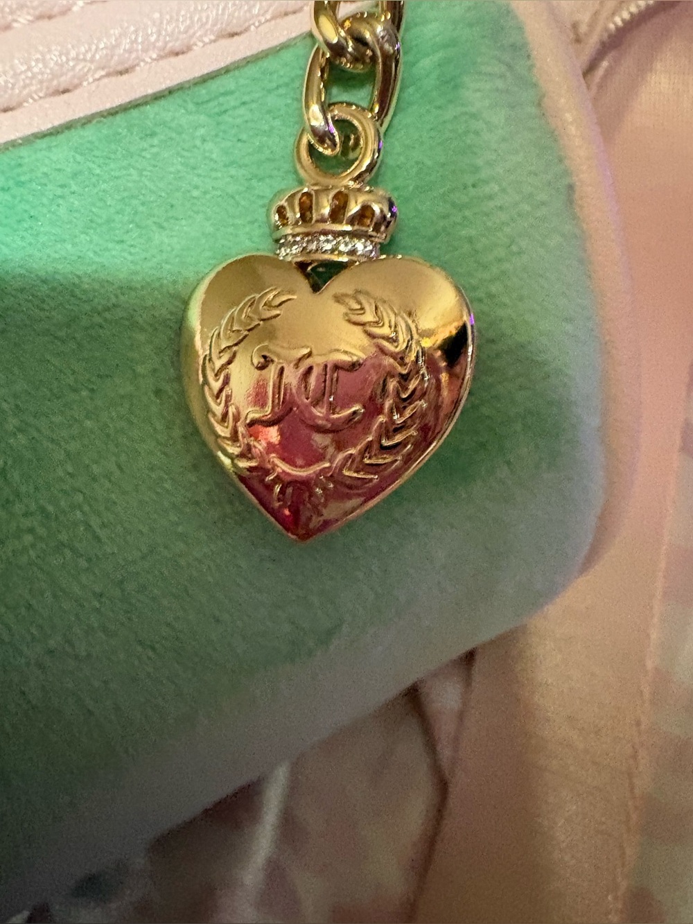 Juicy Couture Green Barrel Crossbody with Pink Trim & Gold Chain - Picture 4 of 4